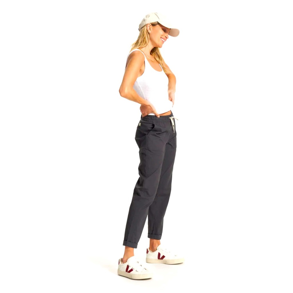VUORI RipStop women’s version charcoal pants;Size Large.NWOT! Perfect condition